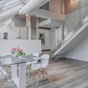https://luxury-apartment-in-centre.praguehotelsweb.com